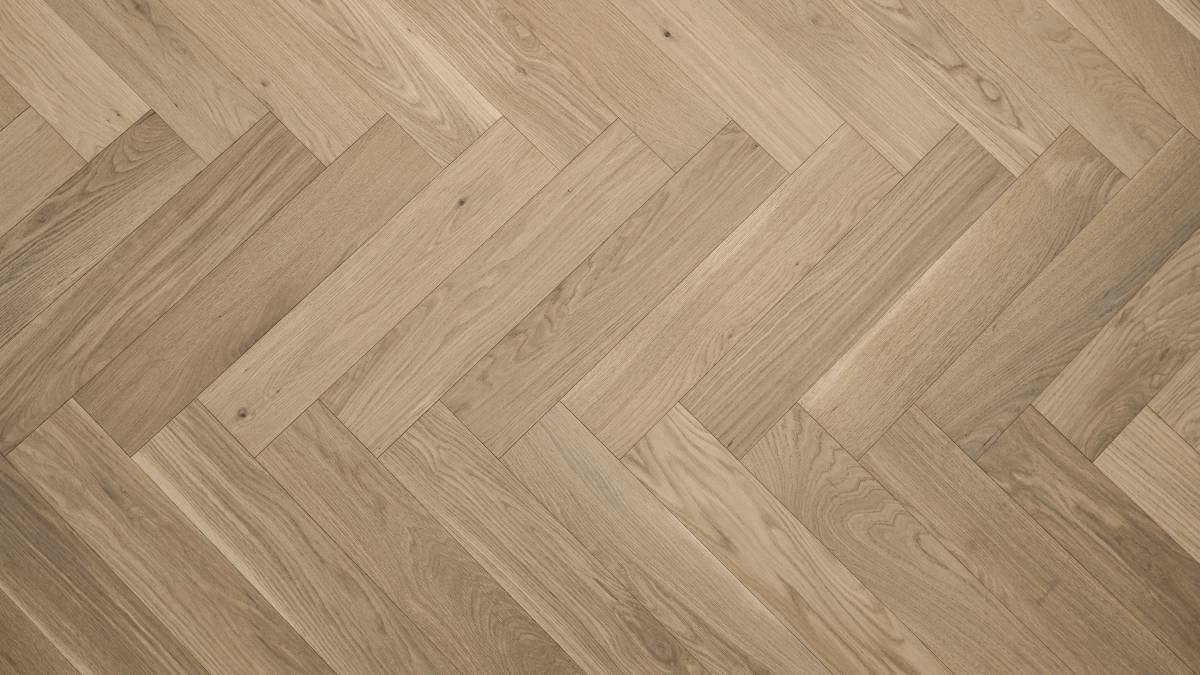Engineered Hardwood Flooring American Oak 5 Herringbone Collection - Macaroon.