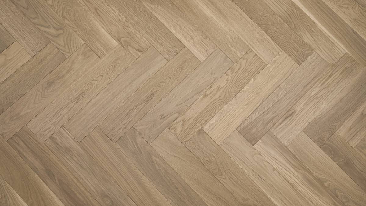 Engineered Hardwood Flooring American Oak 5 Herringbone Collection - Macaroon.