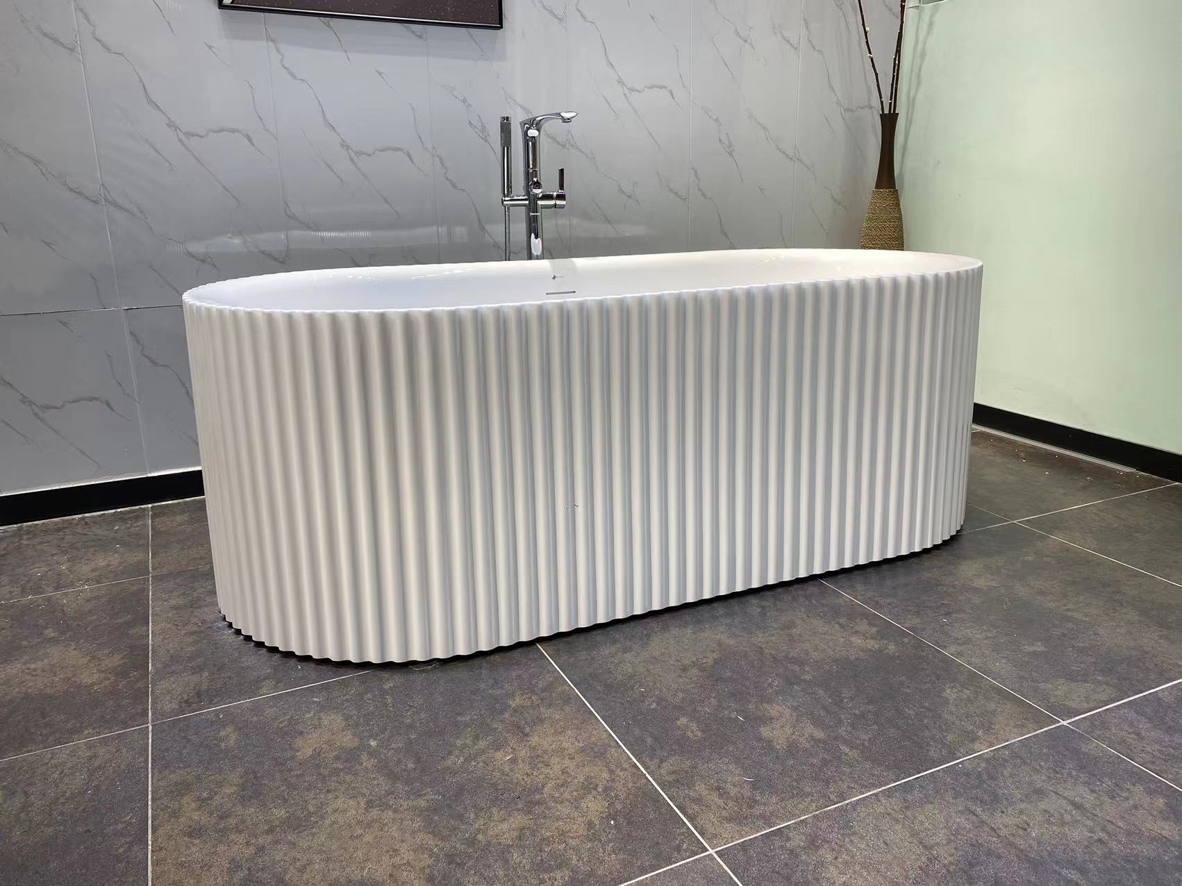 Freestanding Bathtub Studio 67”