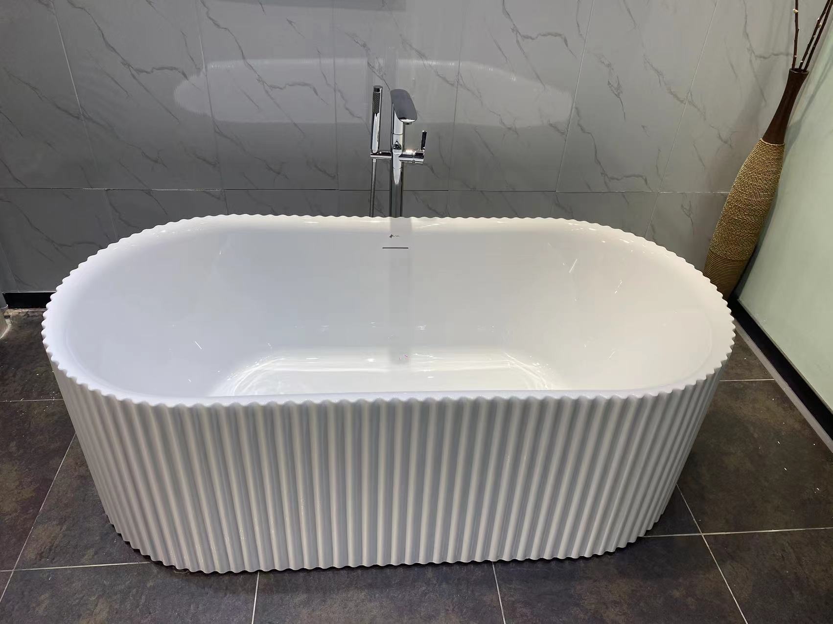 Freestanding Bathtub Studio 67”