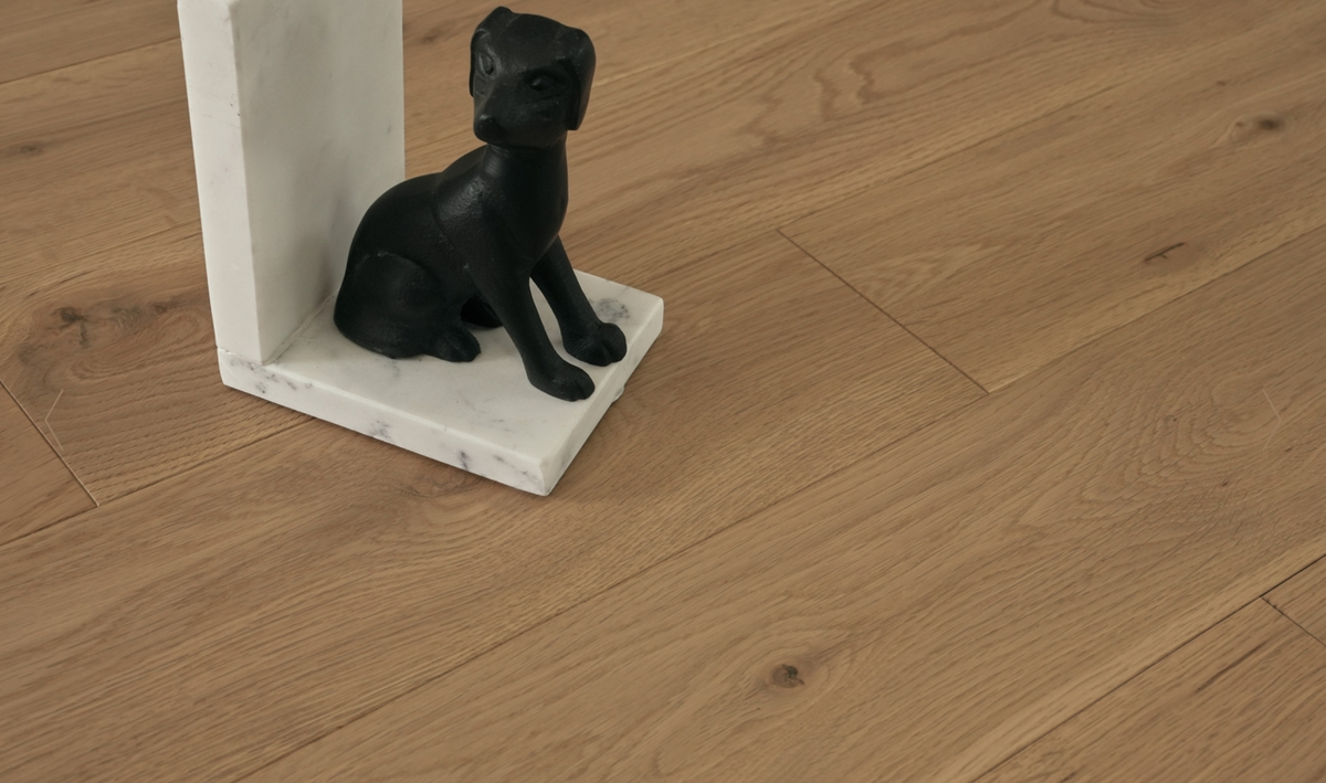 Engineered Hardwood Flooring Evergreen Europe White Oak Collection Aspen - Character.