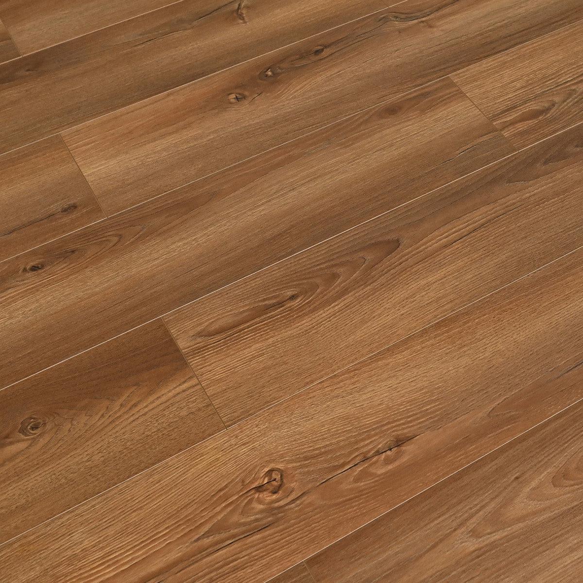 2,42 $ / pi2 - 20,56 pi2/boîte Plancher stratifié résistant à l'eau 47,95 x 7,72 x 0,5po Couleur TF6606-F Cedar Crest chaud
